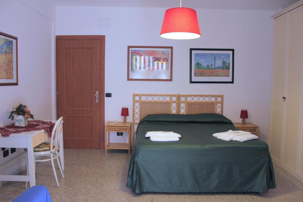 Aparthotel Tourist House Roma Camera foto