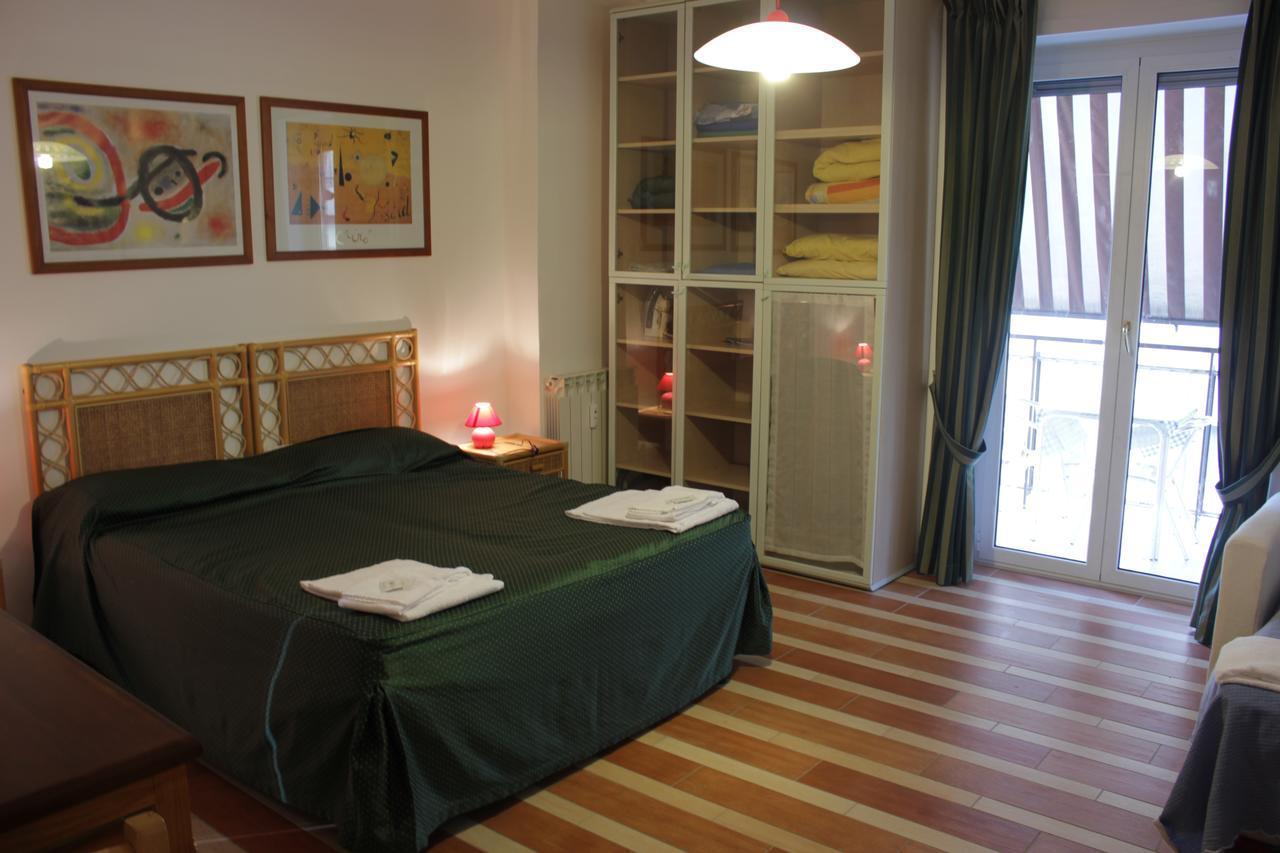 Aparthotel Tourist House Roma Esterno foto
