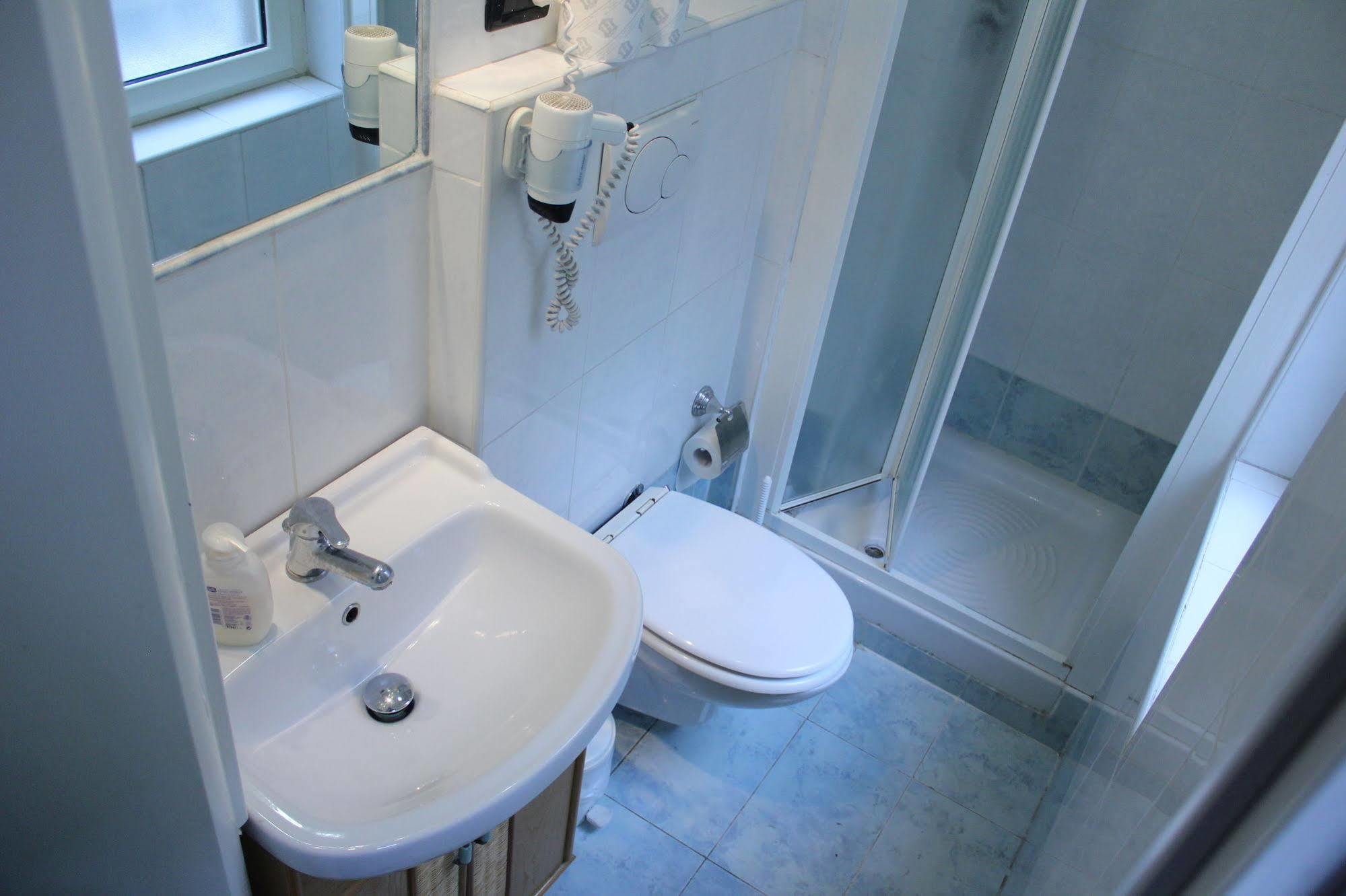 Aparthotel Tourist House Roma Esterno foto