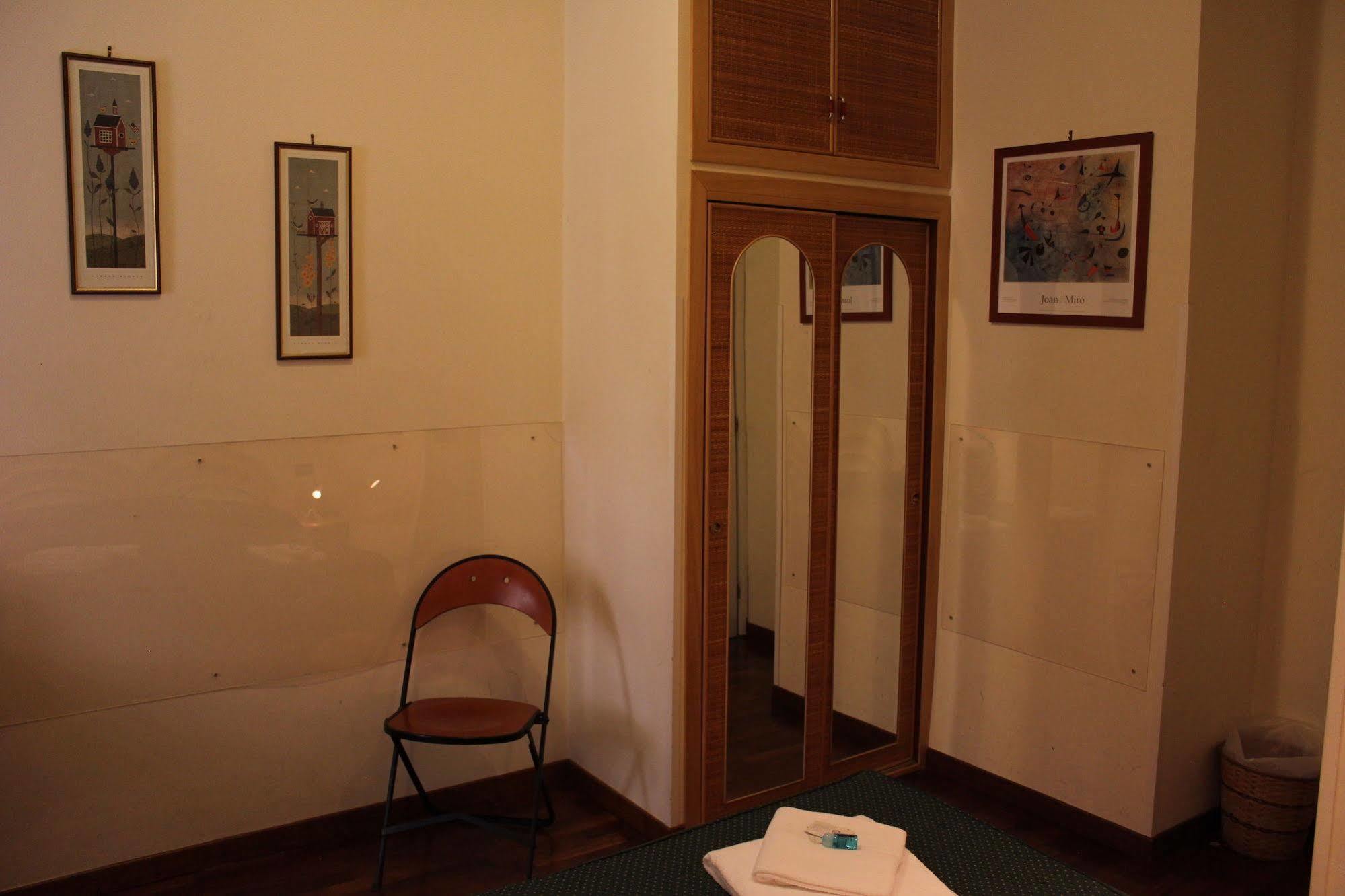 Aparthotel Tourist House Roma Esterno foto